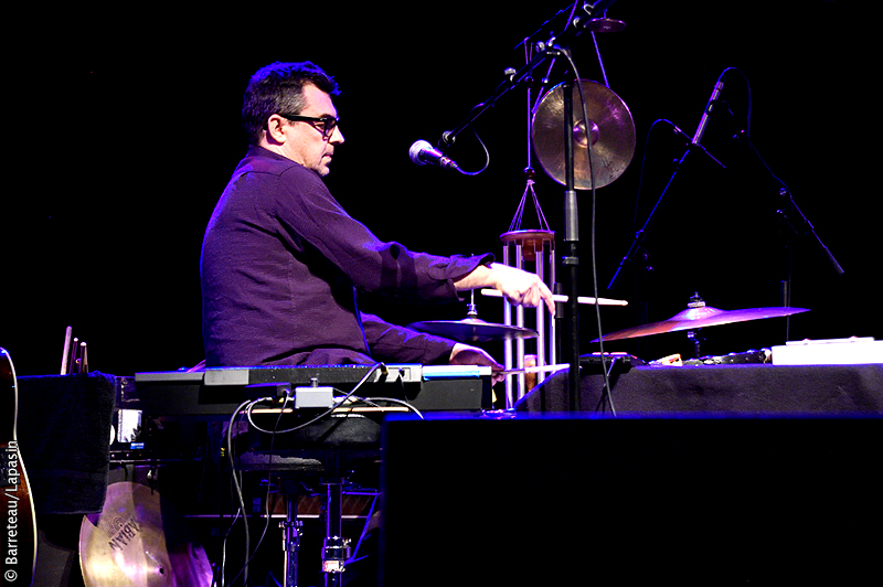 Thomas Belhom en concert le 16 avril 2016 à Tabakalera à Donostia/San Sebastian en Espagne.