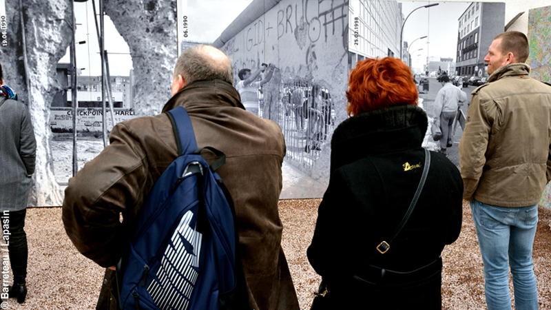 Les photos de checkpoint Charlie à Berlin