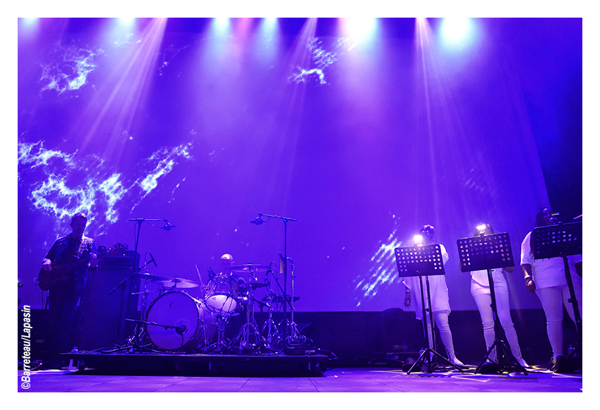 Les photos de SPIRITUALIZED en concert le 04 mai 2024 au Fuzz Club à Eindhoven aux Pays-Bas.